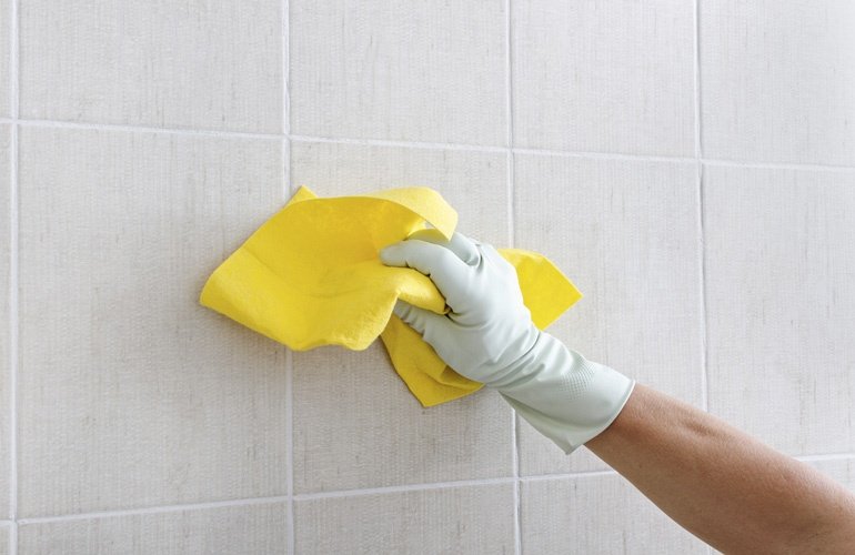 5 étapes pour peindre un carrelage mural. Tuto Expert Peinture >>