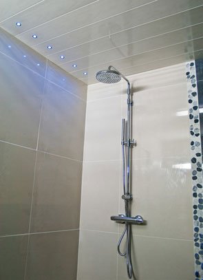 RÃ©nover une salle de bainÂ : carrelage clair